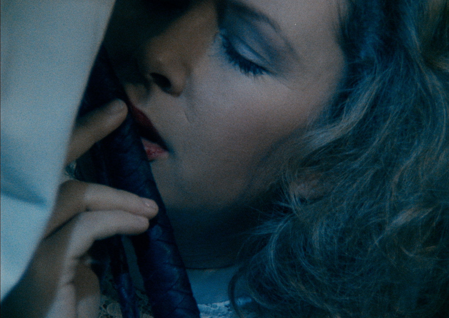 Seduction: The Cruel Woman still 2