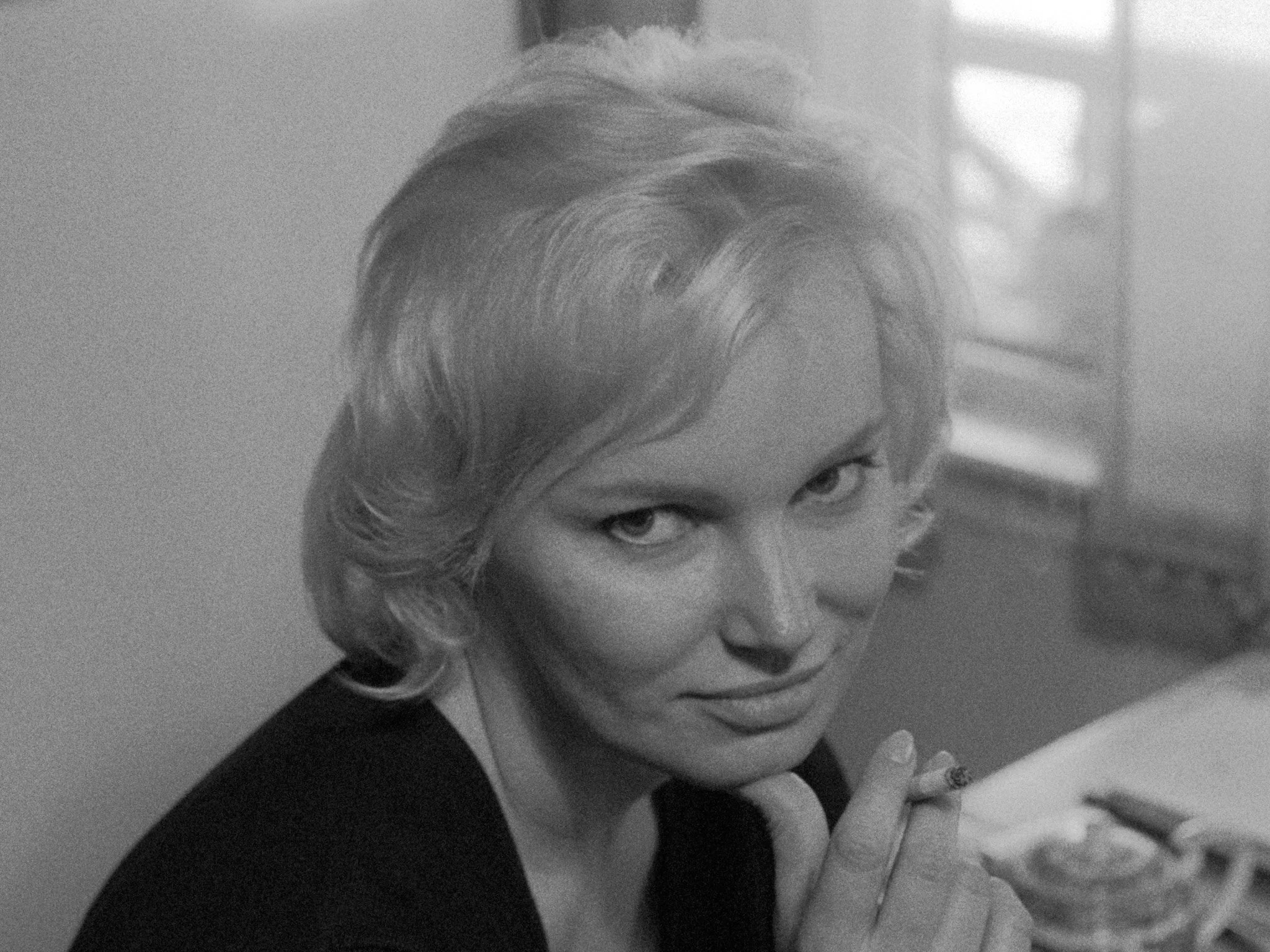 The Kiss of Her Flesh still 4